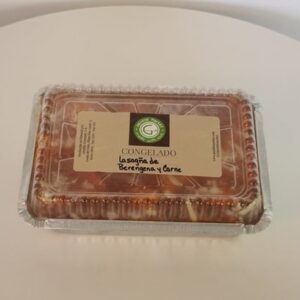 imagen de lasagna de berengena y carne
